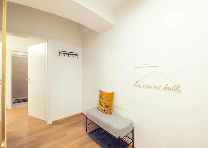 Apartament Leonart Living 01 *